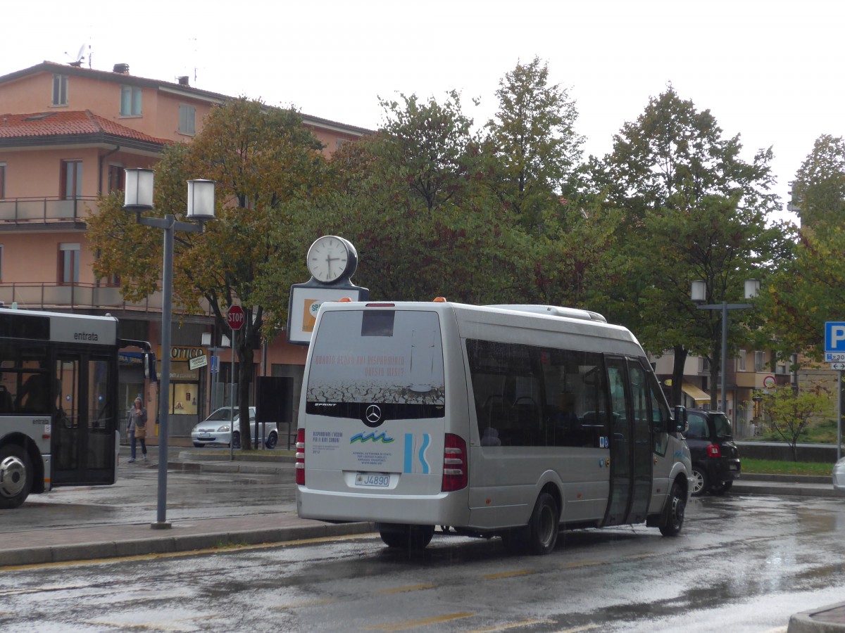 (165'600) - AASS San Marino - J4890 - Mercedes am 23. September 2015 in San Marino
