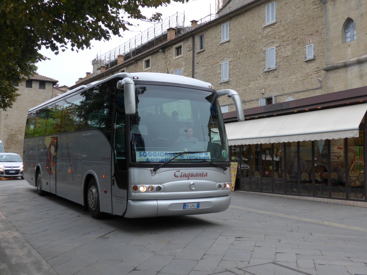 (165'631) - Aus Italien: Cinquanta, Castelforte - DE-428 LS - Irisbus am 24. September 2015 in San Marino