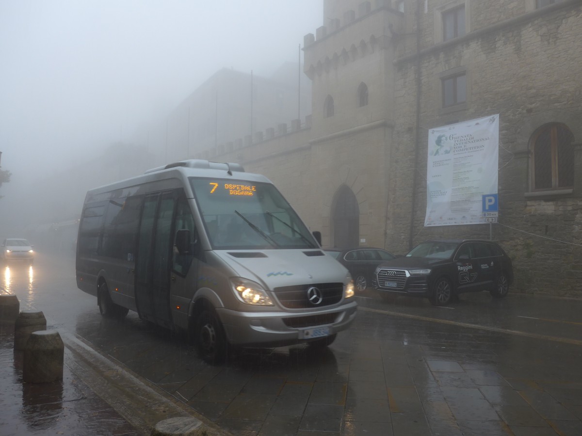 (165'697) - AASS San Marino - J8834 - Mercedes am 24. September 2015 in San Marino