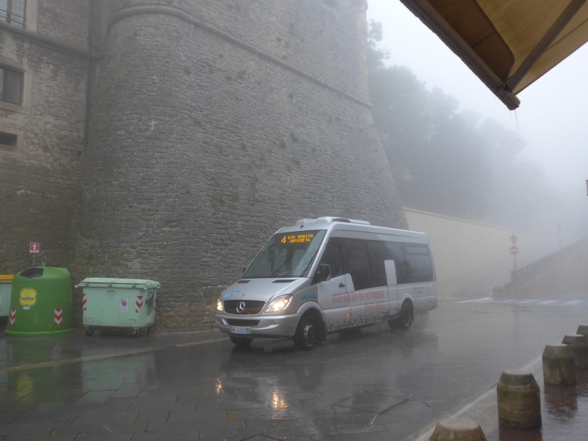 (165'699) - AASS San Marino - J4890 - Mercedes am 24. September 2015 in San Marino