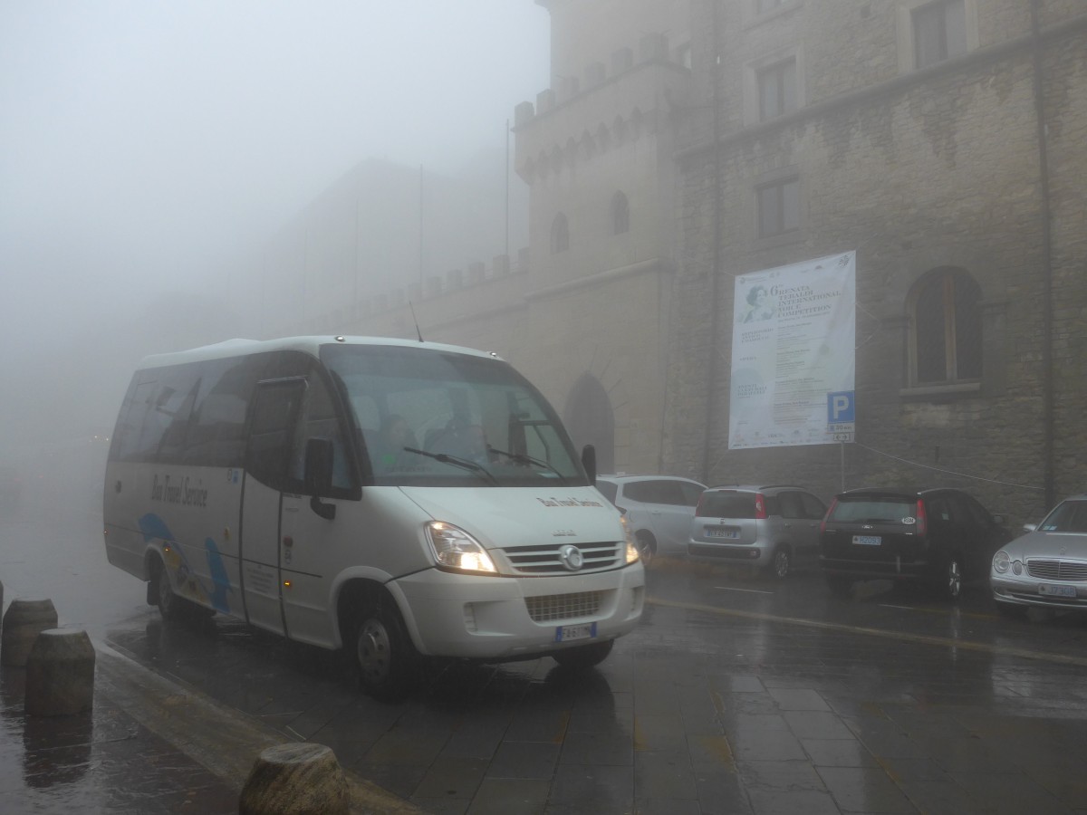 (165'703) - Aus Italien: Bus Travel Service, Roma - Nr. 24/FA-611 MN - Irisbus/Indcar am 24. September 2015 in San Marino
