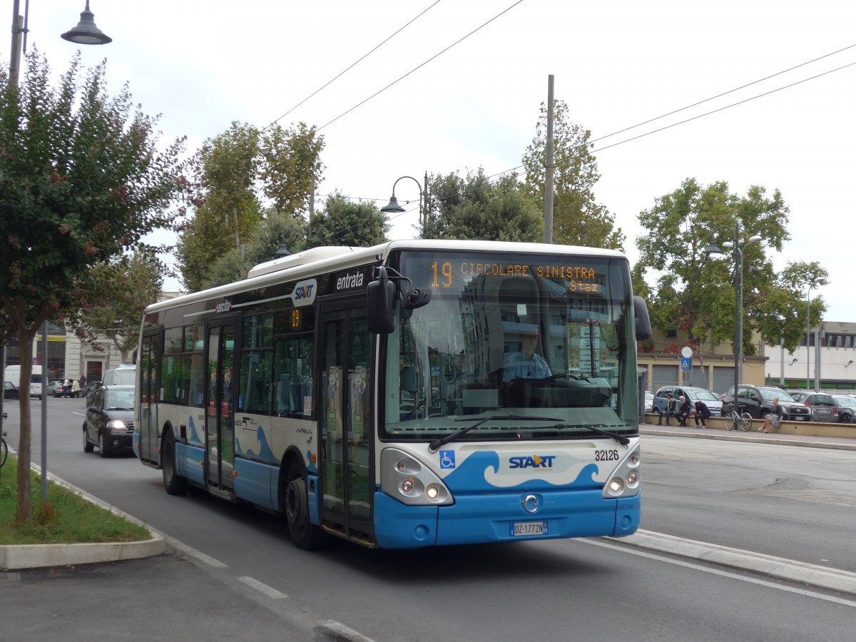 (165'756) - START Cesena - Nr. 32'126/DZ-177 ZN - Irisbus am 25. September 2015 beim Bahnhof Rimini