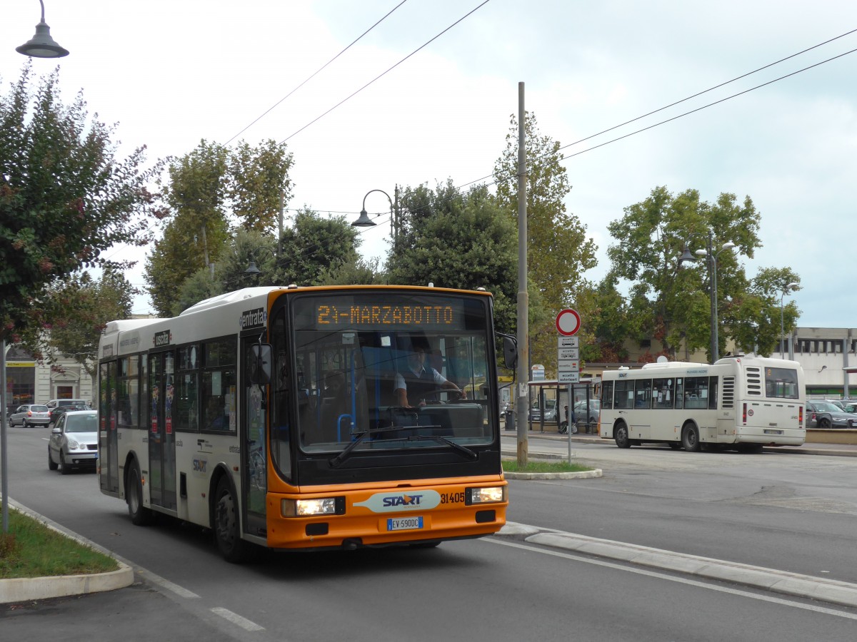 (165'766) - START Cesena - Nr. 31'405/EV-590 DC - Cacciamali am 25. September 2015 beim Bahnhof Rimini