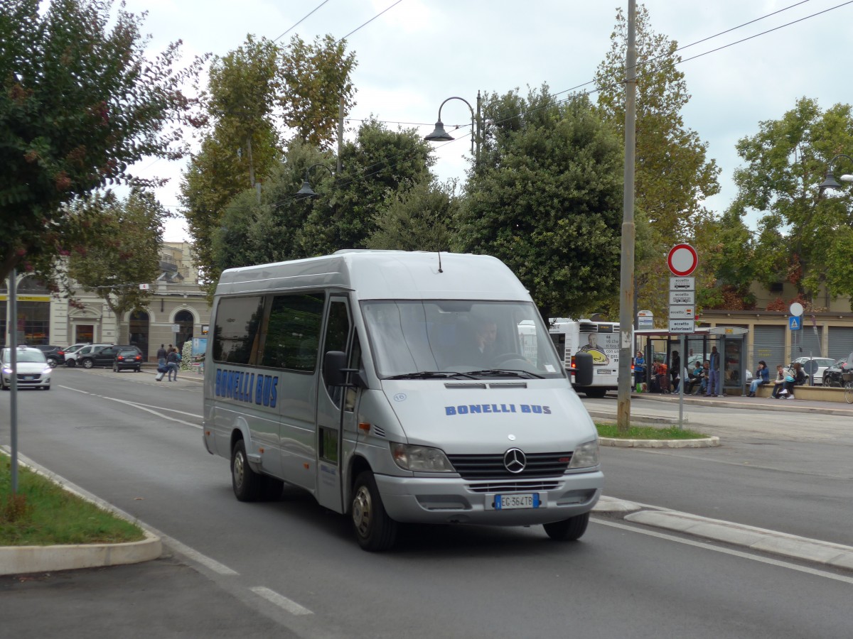 (165'777) - Bonelli, Rimini - Nr. 16/EG-364 TB - Mercedes am 25. September 2015 beim Bahnhof Rimini