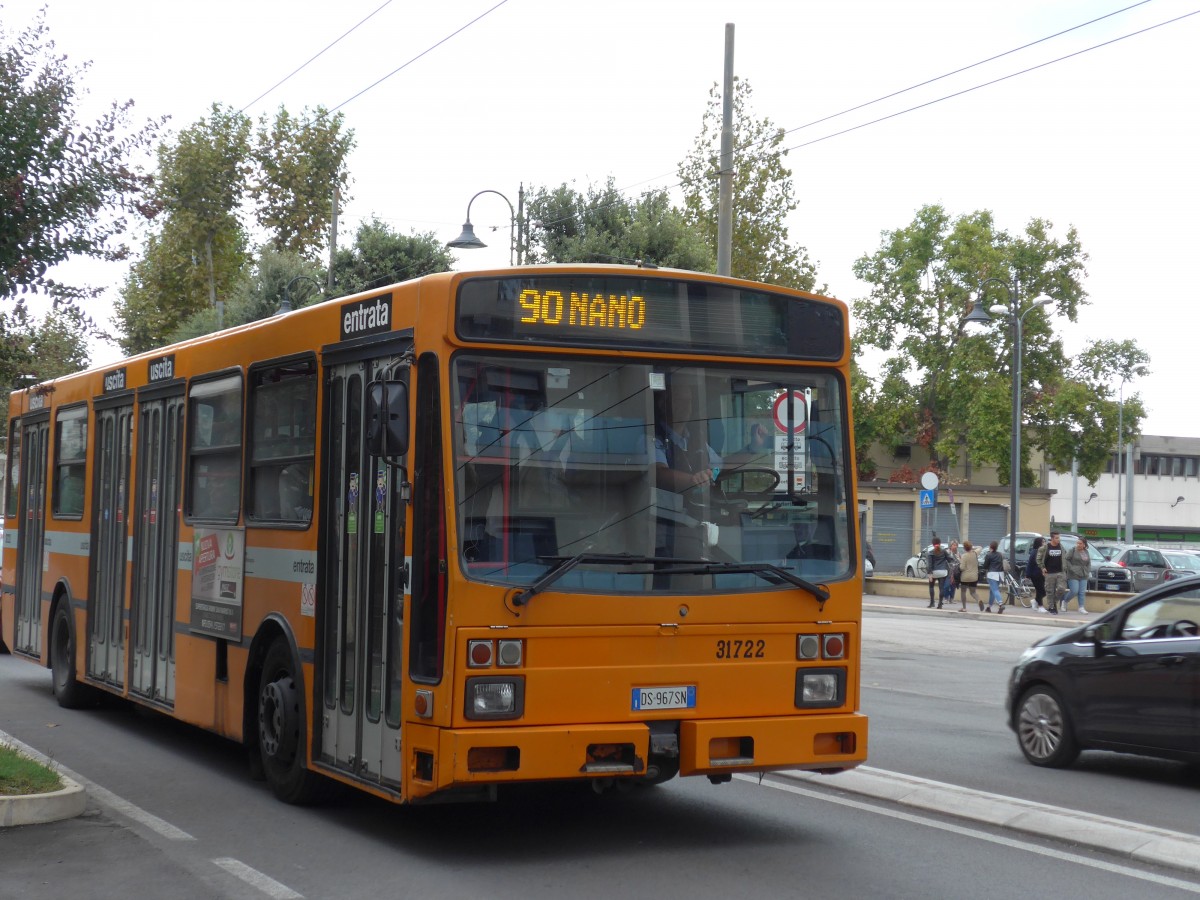 (165'784) - START Cesena - Nr. 31'722/DS-967 SN - Siccar/Autodromo am 25. September 2015 beim Bahnhof Rimini