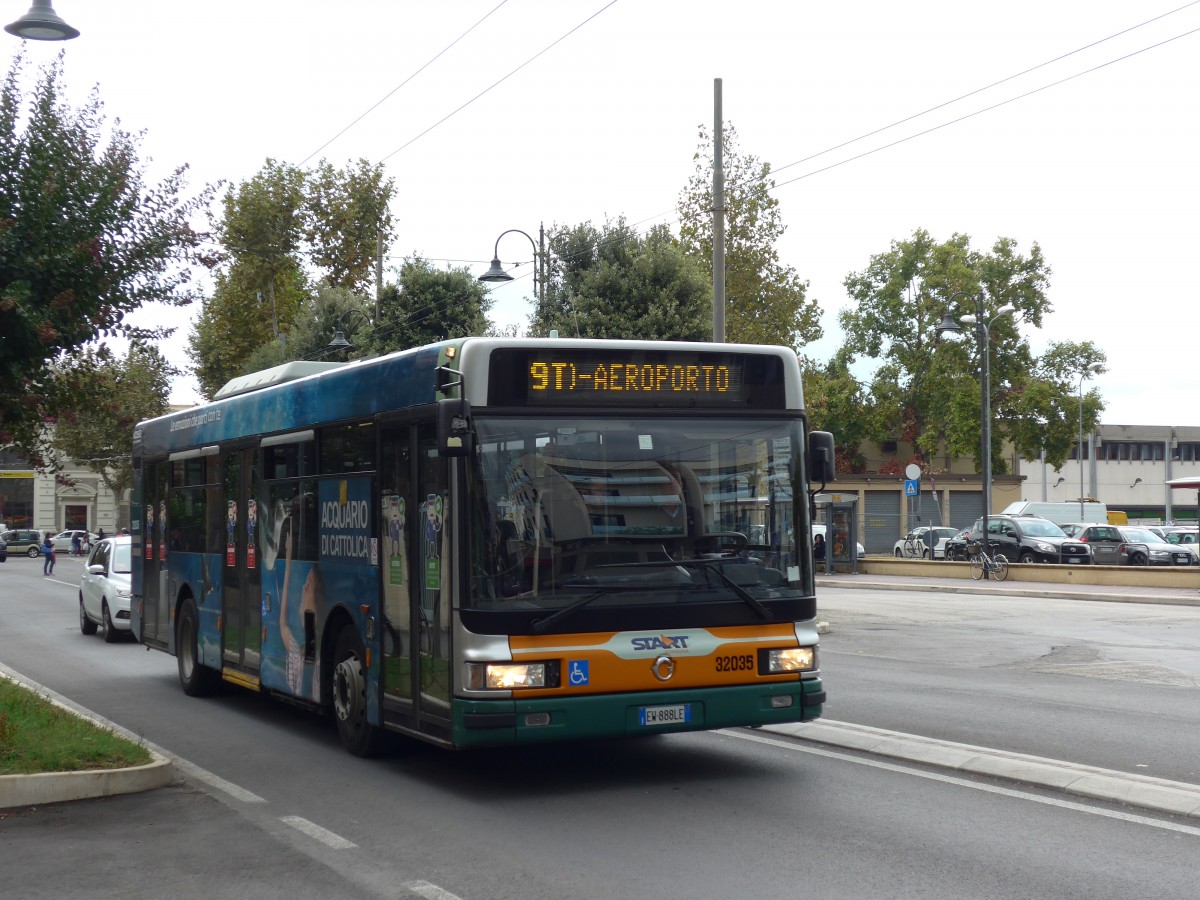 (165'793) - START Cesena - Nr. 32'035/EW-888 LE - Irisbus am 25. September 2015 beim Bahnhof Rimini