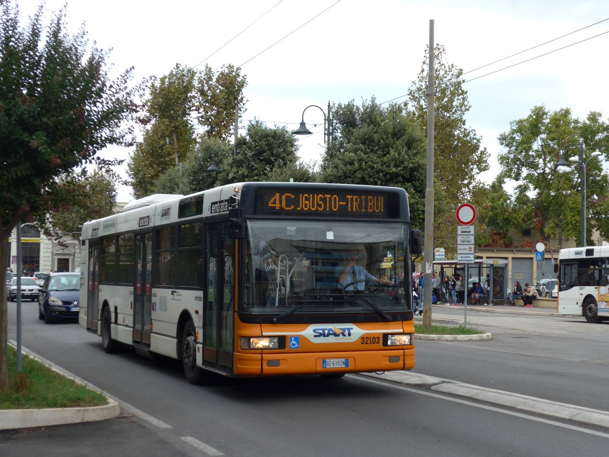 (165'808) - START Cesena - Nr. 32'103/DZ-618 ZN - Irisbus am 25. September 2015 beim Bahnhof Rimini