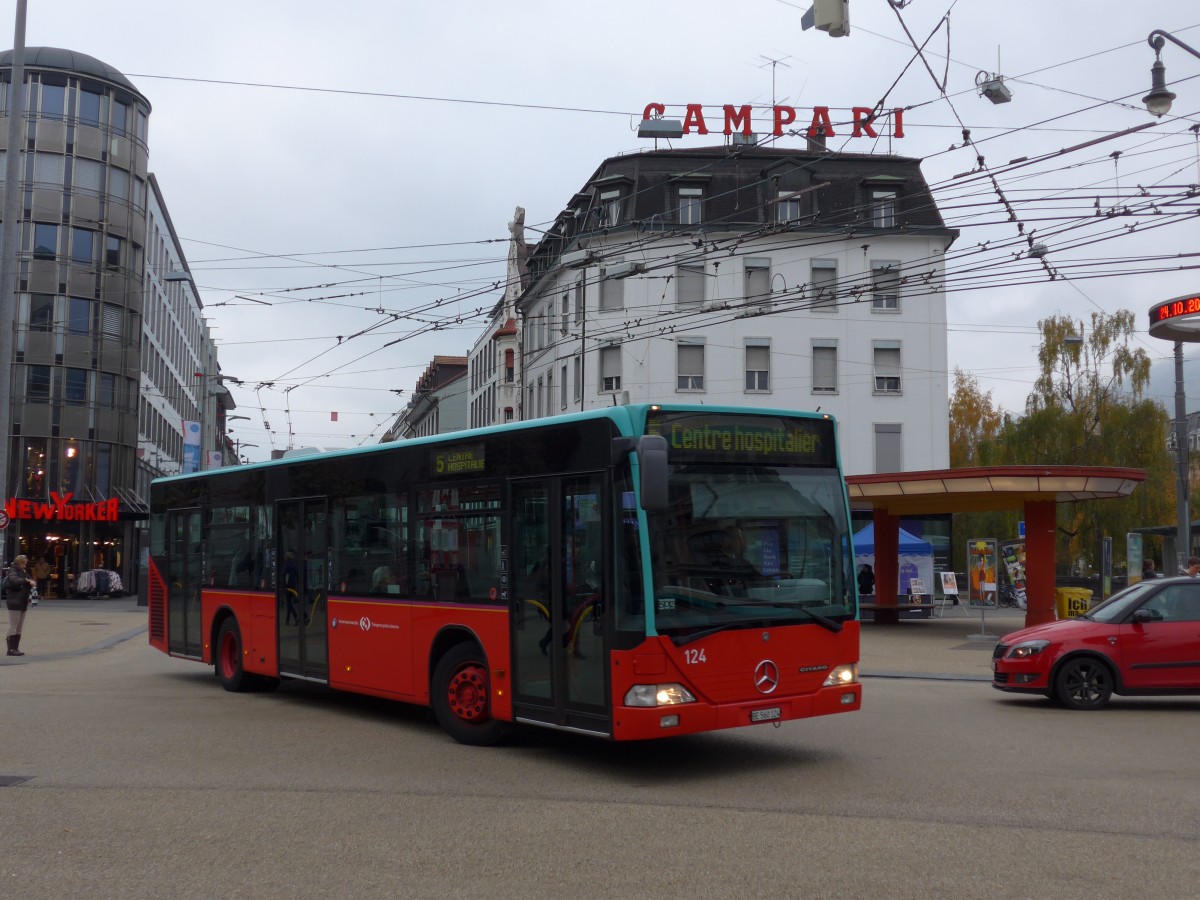 (166'324) - VB Biel - Nr. 124/BE 560'124 - Mercedes am 24. Oktober 2015 in Biel, Zentralplatz