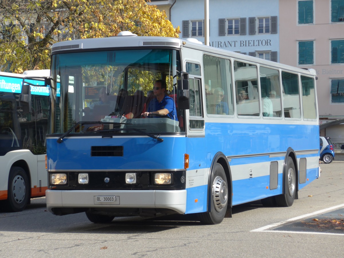 (166'445) - Tanner&Lambach, Reigoldswil - Nr. 5/BL 30'003 - Saurer/Lauber (ex AWA Amden Nr. 4) am 24. Oktober 2015 in Solothurn, Amthausplatz