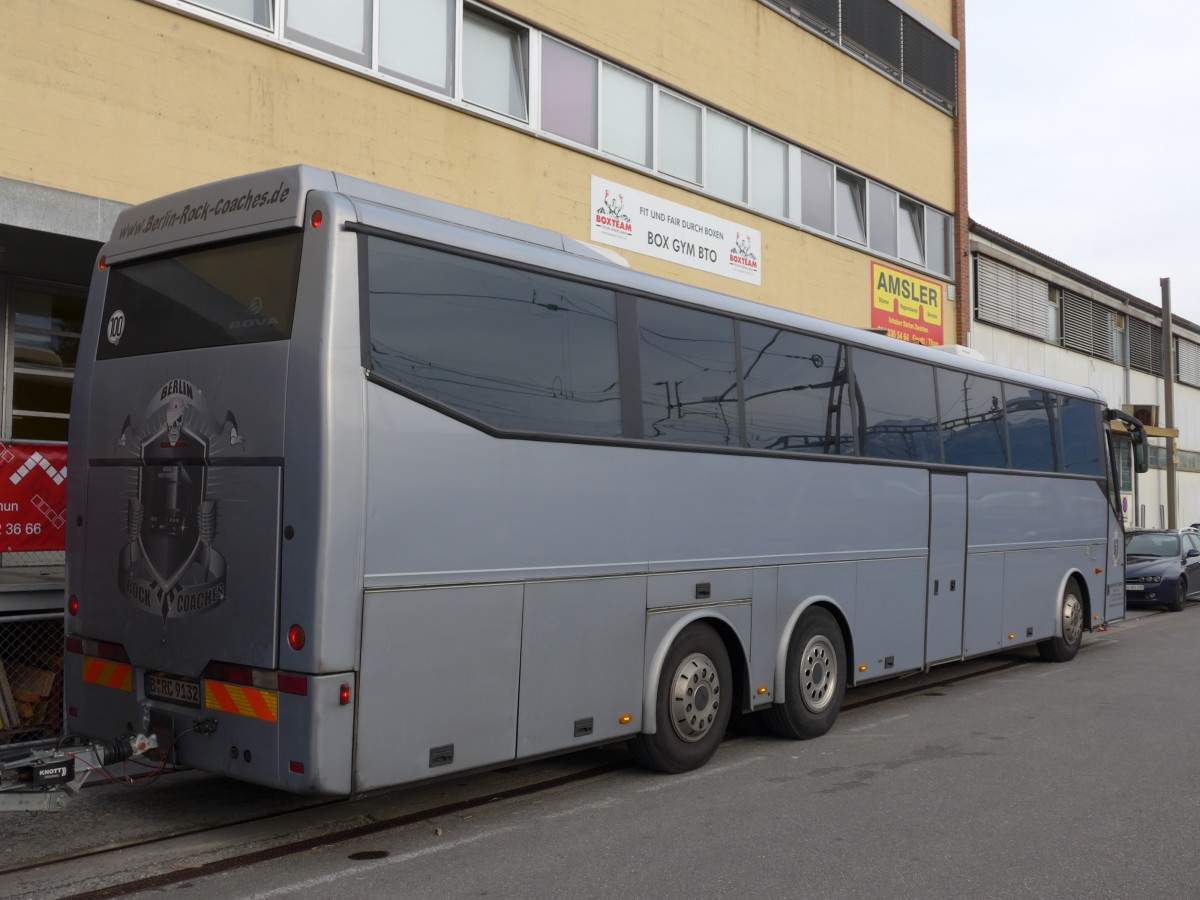 (166'493) - Aus Deutschland: Berlin-Rock-Coaches, Berlin - B-RC 9132 - Bova am 24. Oktober 2015 in Thun, Rosenau