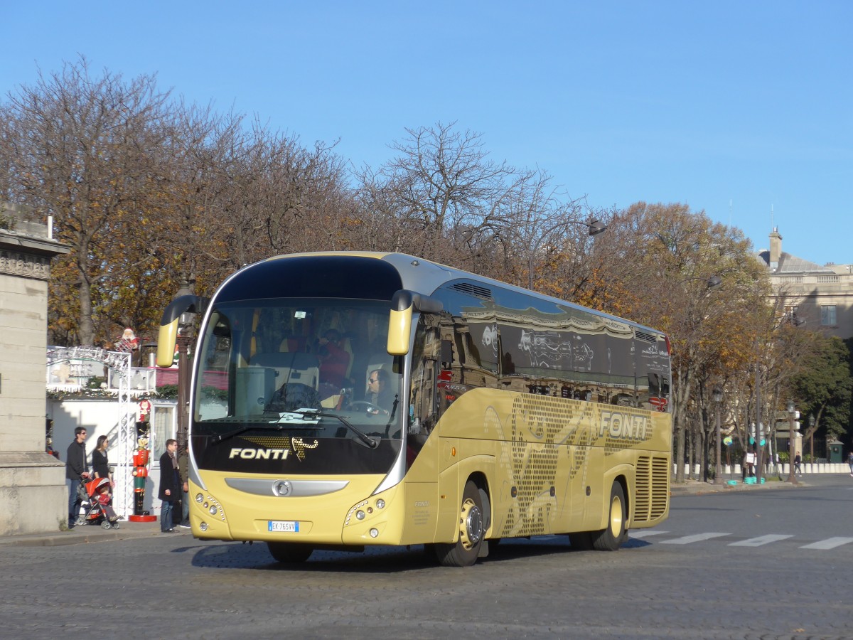 (166'628) - Aus Italien: Fonti, Citt di Castello - EK-765 VV - Irisbus am 15. November 2015 in Paris, Concorde