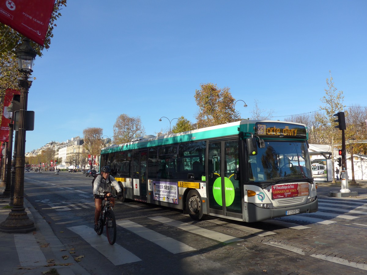 (166'648) - RATP Paris - Nr. 9363/672 QYS 75 - Scania am 15. November 2015 in Paris, Champs-Elyses