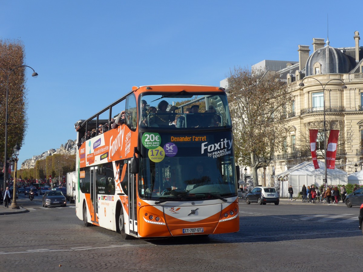 (166'653) - France Tourisme, Paris - CT 707 GT - Volvo/UNVI am 15. November 2015 in Paris, Champs-Elyses
