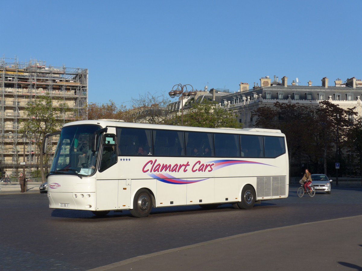 (166'690) - Clamart Cars, Antony - 223 DDQ 91 - Bova am 15. November 2015 in Paris, Arc de Triomphe