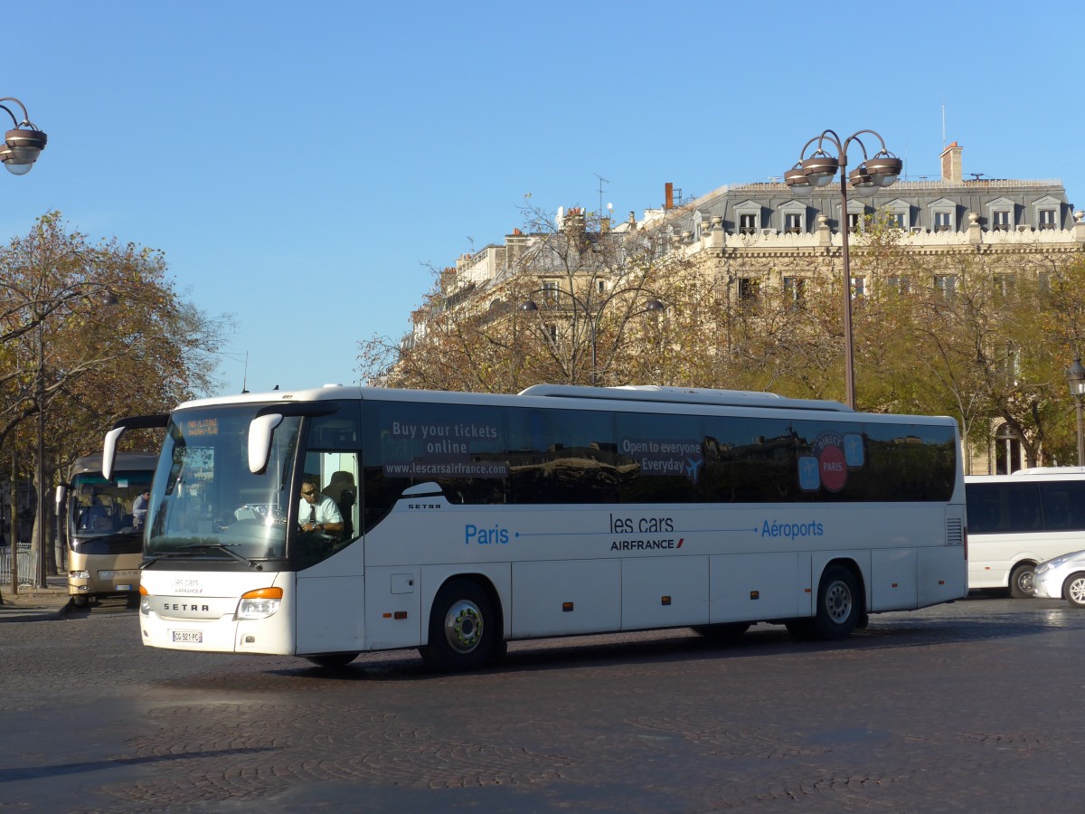 (166'695) - Air France, Le Mesnil Amelot - Nr. 86'007/CG 921 PC - Setra am 15. November 2015 in Paris, Arc de Triomphe