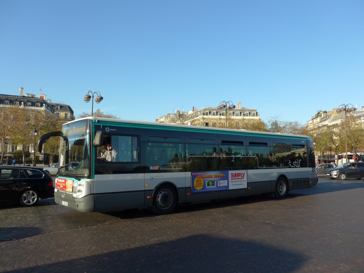 (166'698) - RATP Paris - Nr. 8779/CZ 064 QK - Irisbus am 15. November 2015 in Paris, Arc de Triomphe