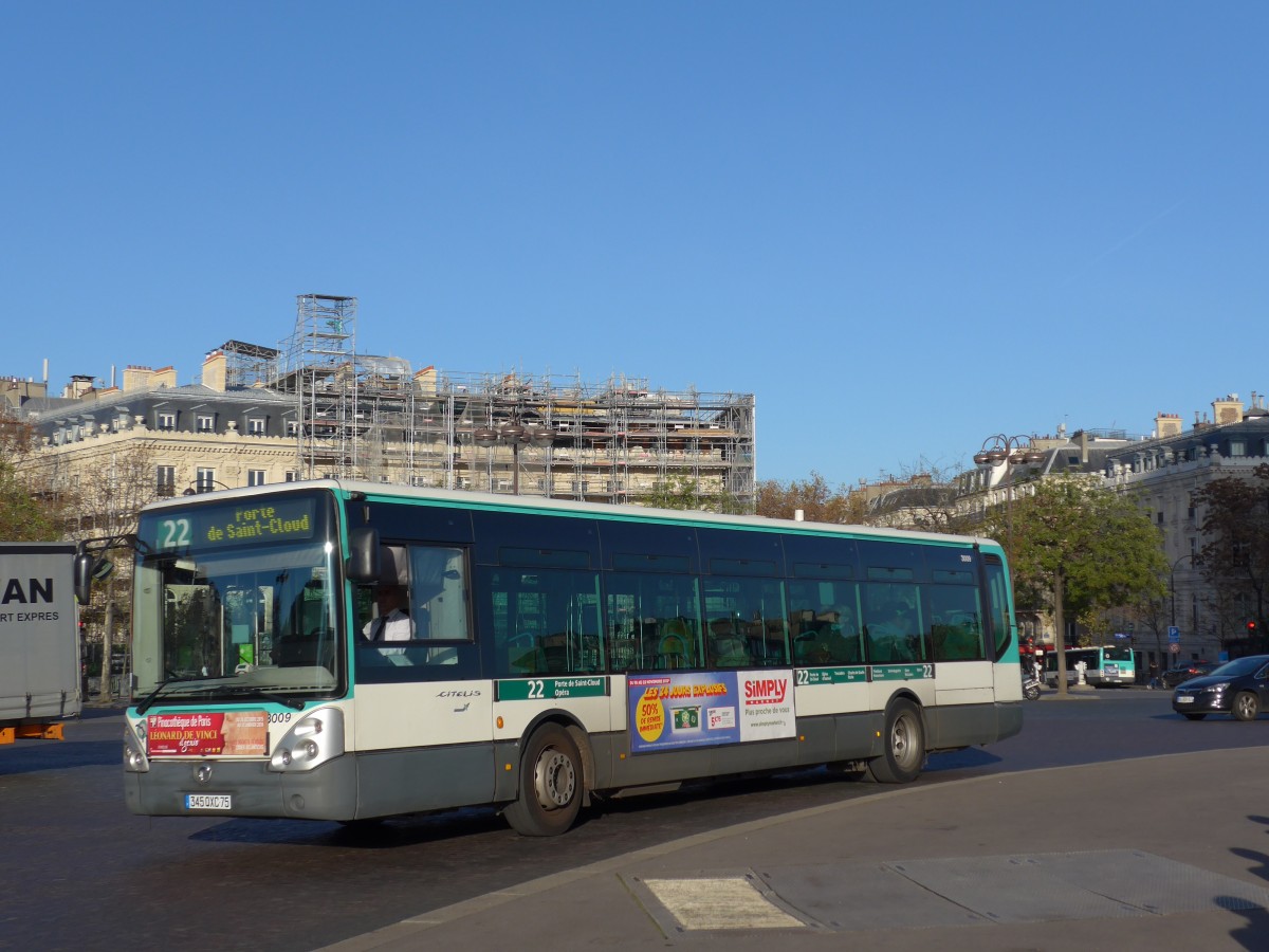 (166'700) - RATP Paris - Nr. 3009/345 QXC 75 - Irisbus am 15. November 2015 in Paris, Arc de Triomphe