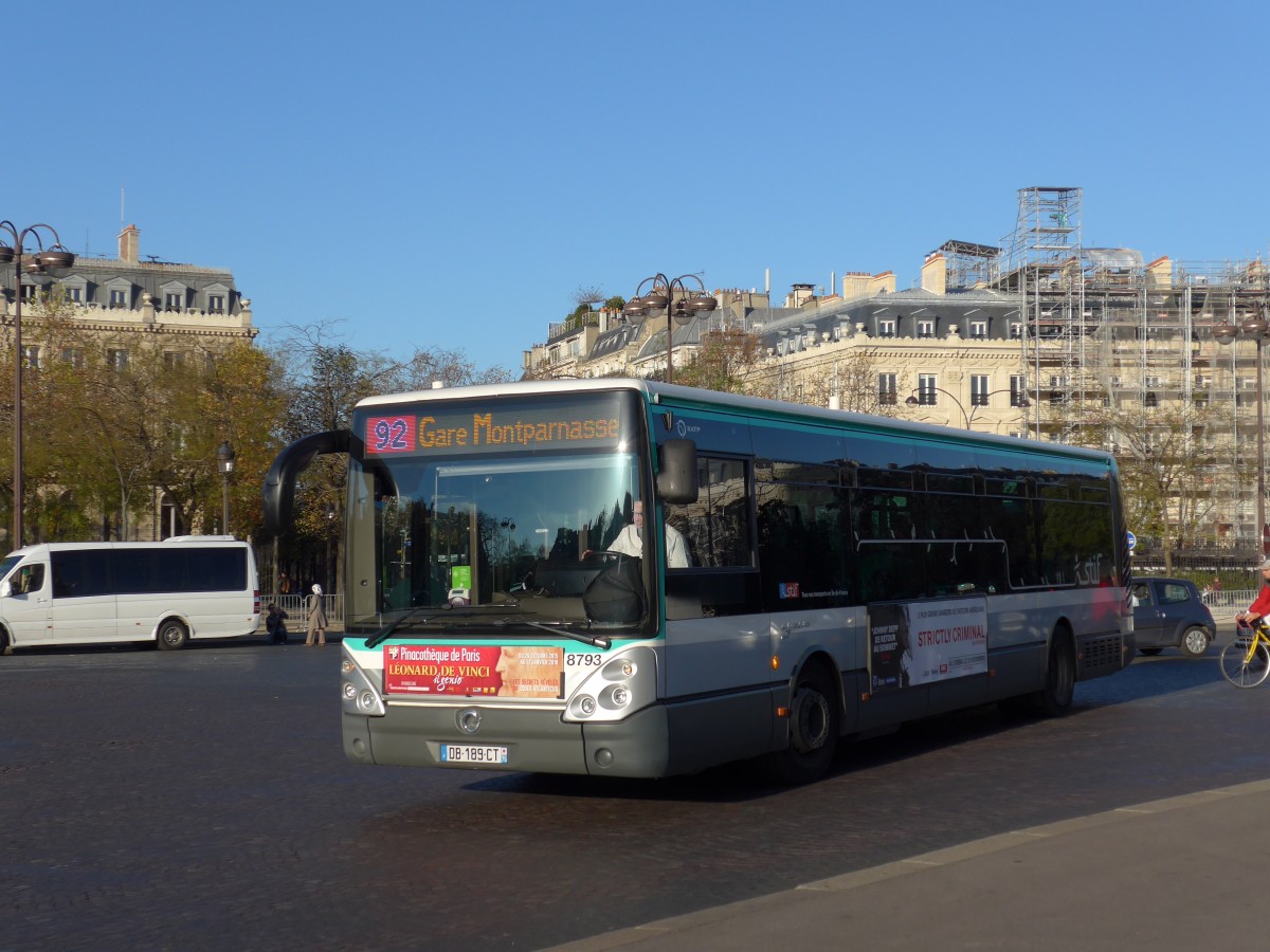 (166'704) - RATP Paris - Nr. 8793/DB 189 CT - Irisbus am 15. November 2015 in Paris, Arc de Triomphe