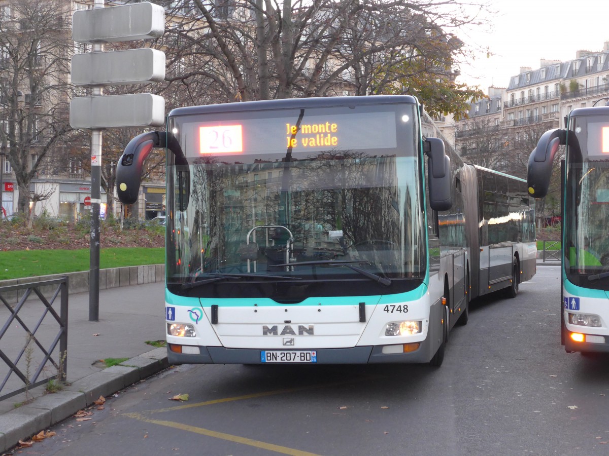 (166'749) - RATP Paris - Nr. 4748/BN 207 BD - MAN am 15. November 2015 in Paris, Nation