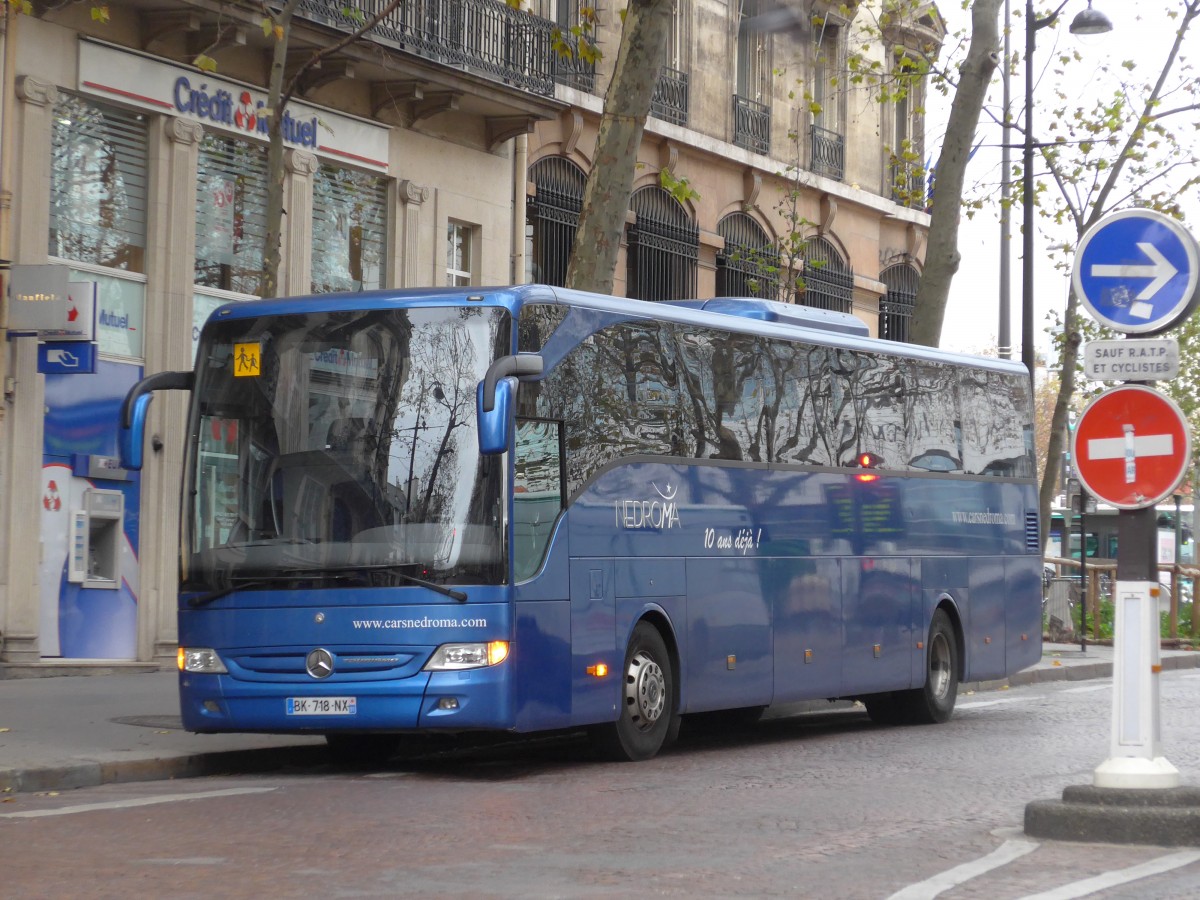 (166'784) - Nedroma, Athis-Mons - BK 718 NX - Mercedes am 16. November 2015 in Paris, Bastille