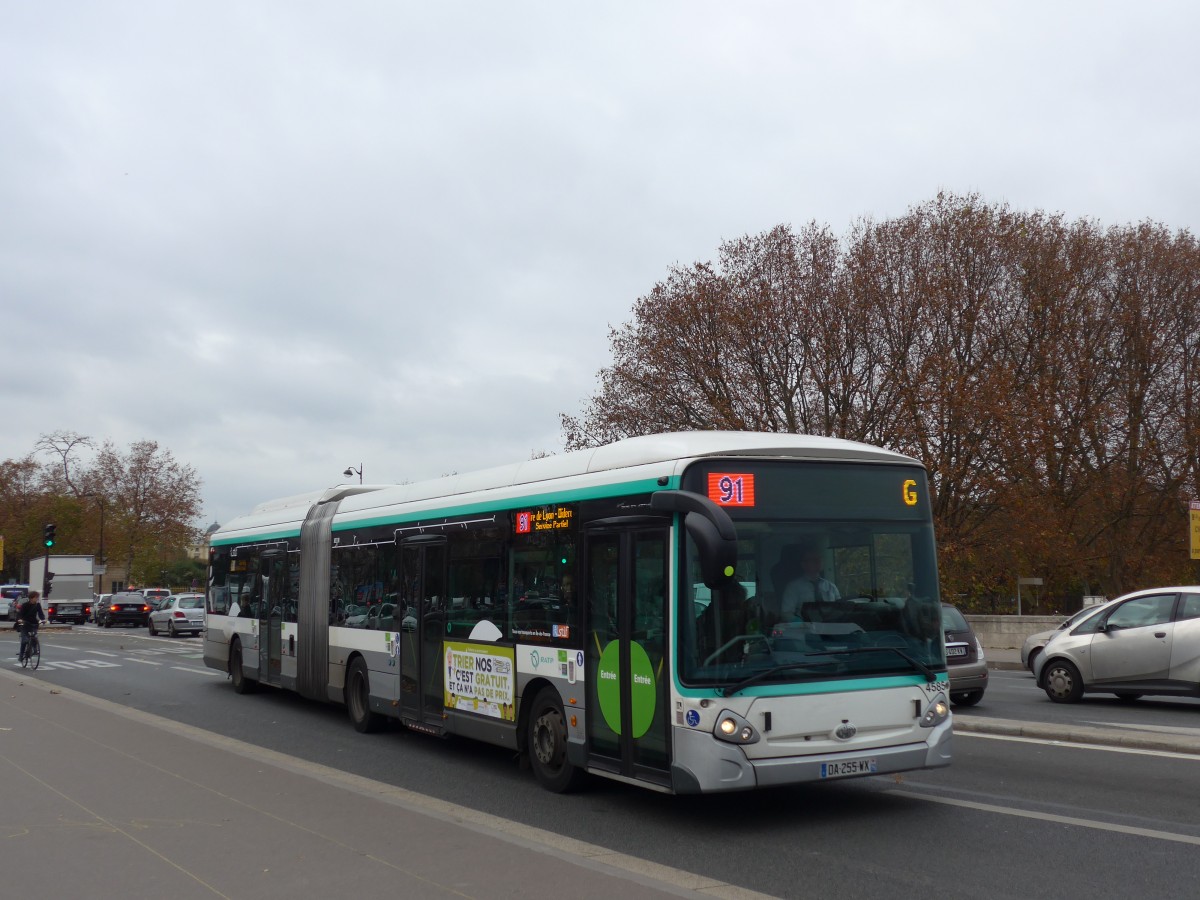 (166'829) - RATP Paris - Nr. 4585/DA 255 WX - Heuliez am 16. November 2015 in Paris, Gare d'Austerlitz