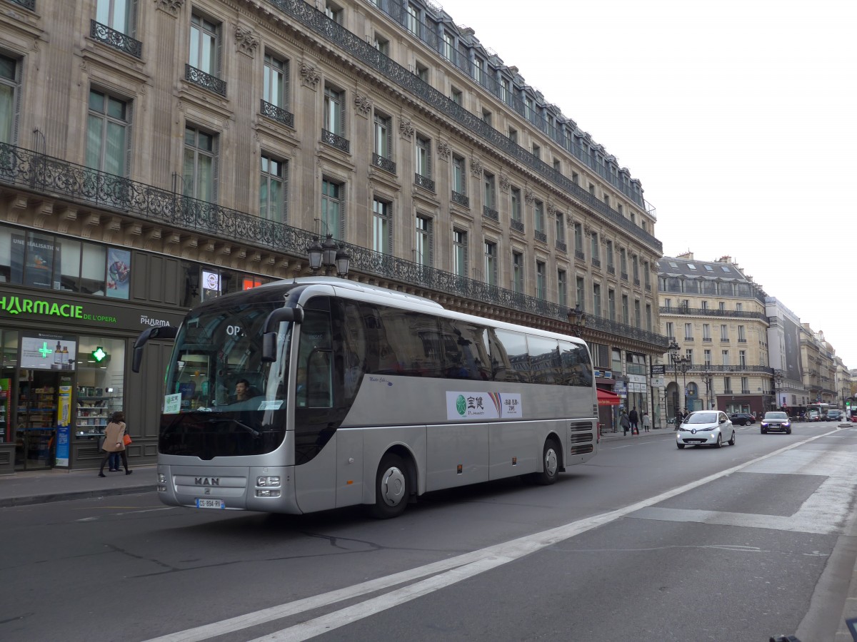 (166'878) - M.C.S., Nanterre - CS 894 RV - MAN am 16. November 2015 in Paris, Opra