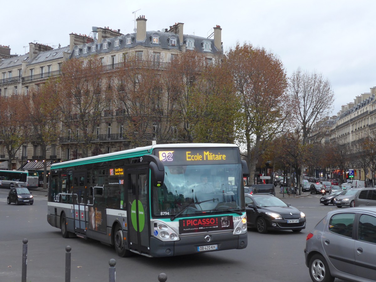 (166'992) - RATP Paris - Nr. 8794/DB 420 KH - Irisbus am 16. November 2015 in Paris, Alma-Marceau