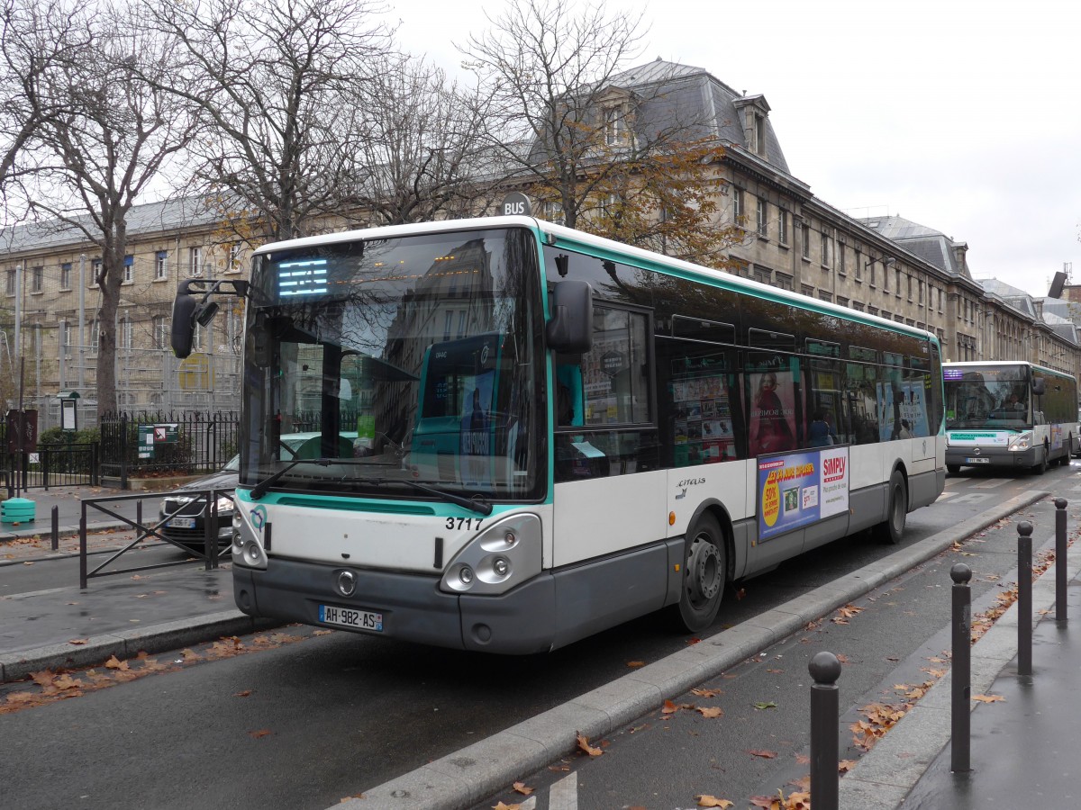 (167'092) - RATP Paris - Nr. 3717/AH 982 AS - Irisbus am 17. November 2015 in Paris, Anvers