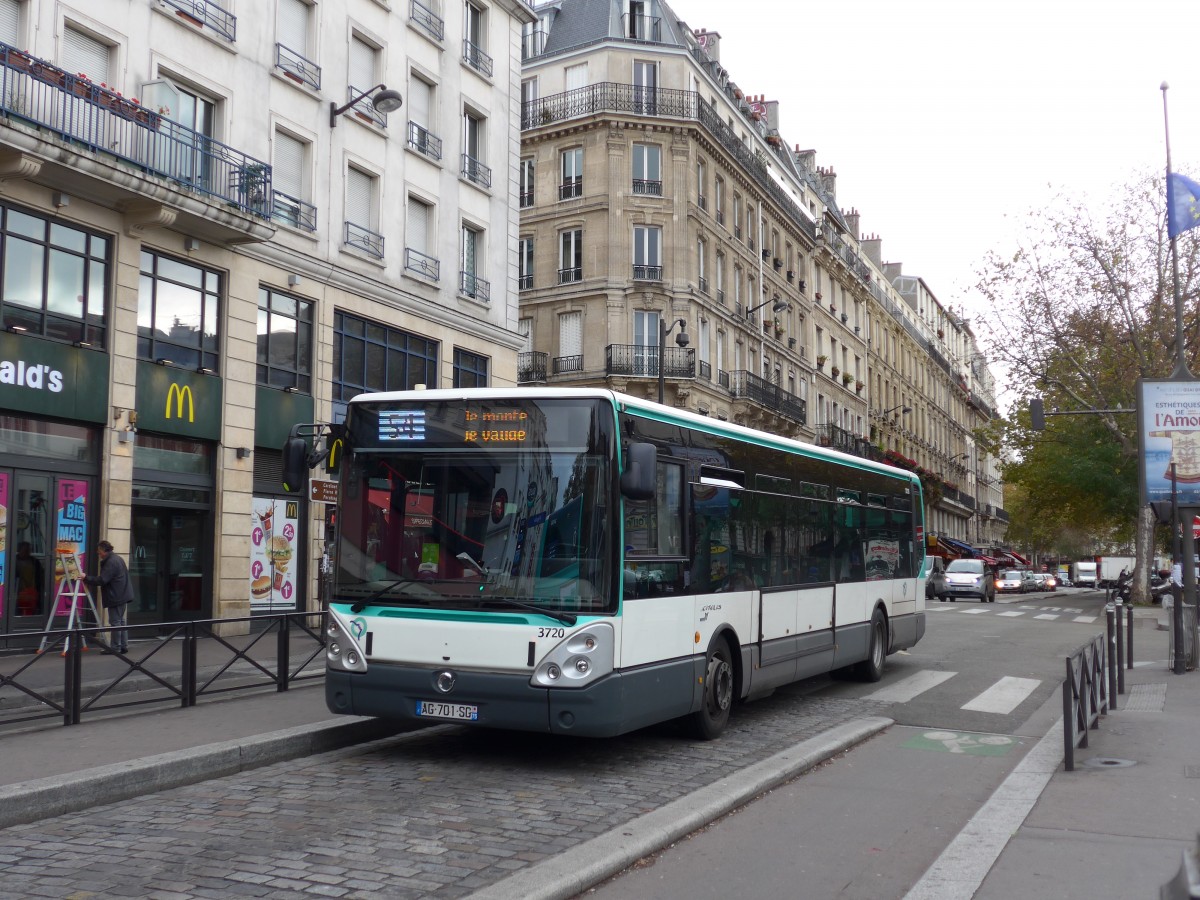 (167'128) - RATP Paris - Nr. 3720/AG 701 SG - Irisbus am 17. November 2015 in Paris, Pigalle