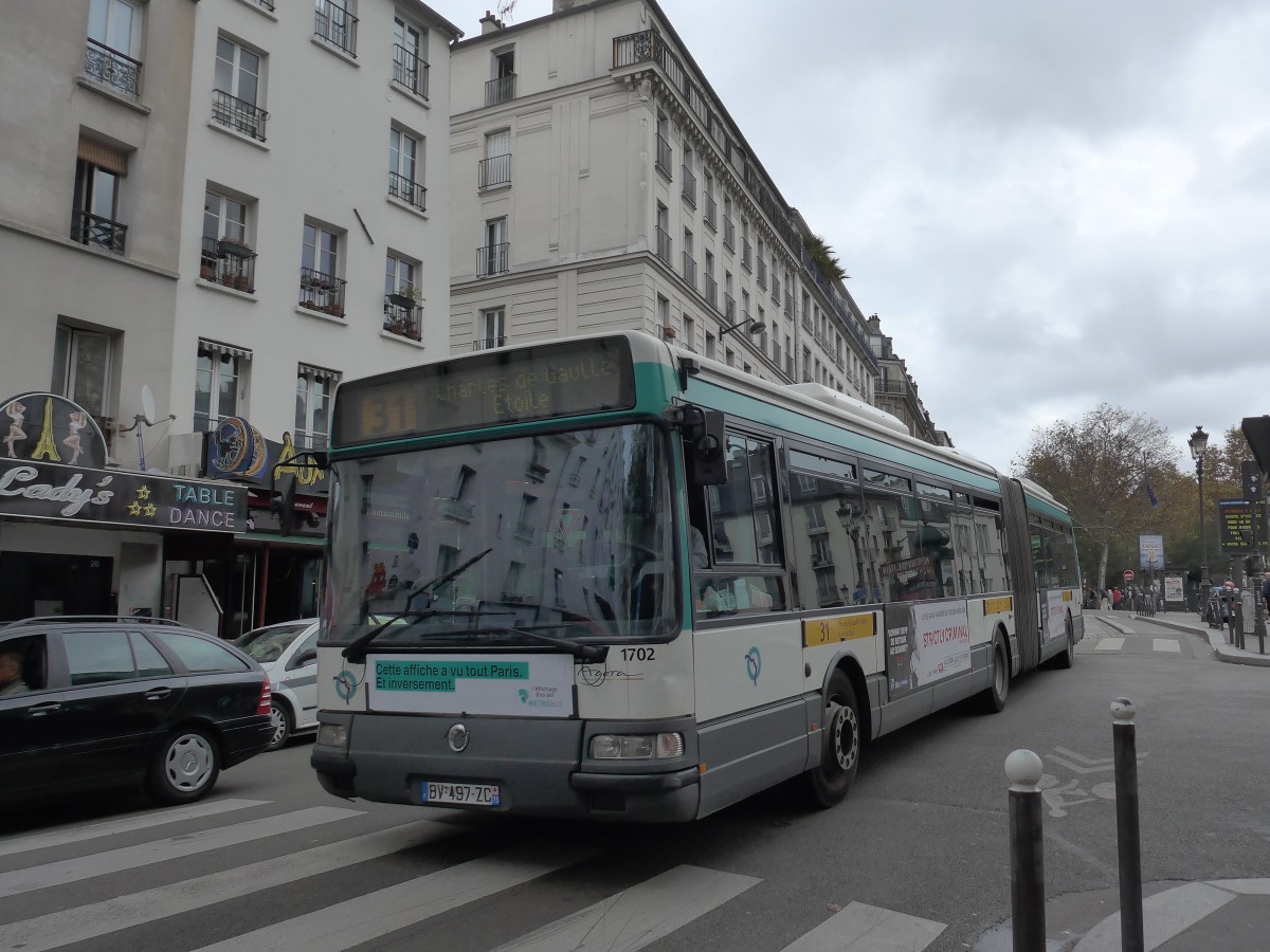 (167'131) - RATP Paris - Nr. 1702/BV 497 ZC - Irisbus am 17. November 2015 in Paris, Pigalle
