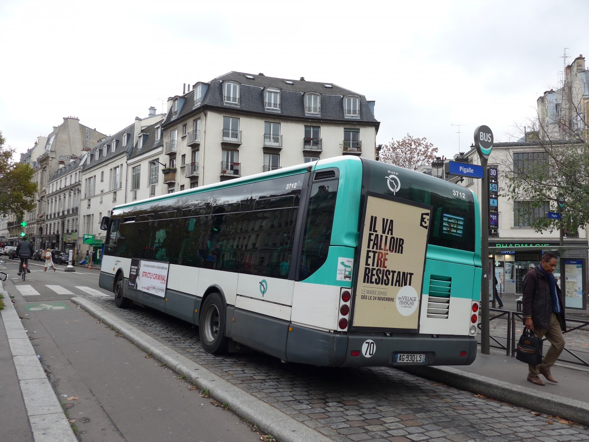 (167'133) - RATP Paris - Nr. 3712/AG 930 LS - Irisbus am 17. November 2015 in Paris, Pigalle