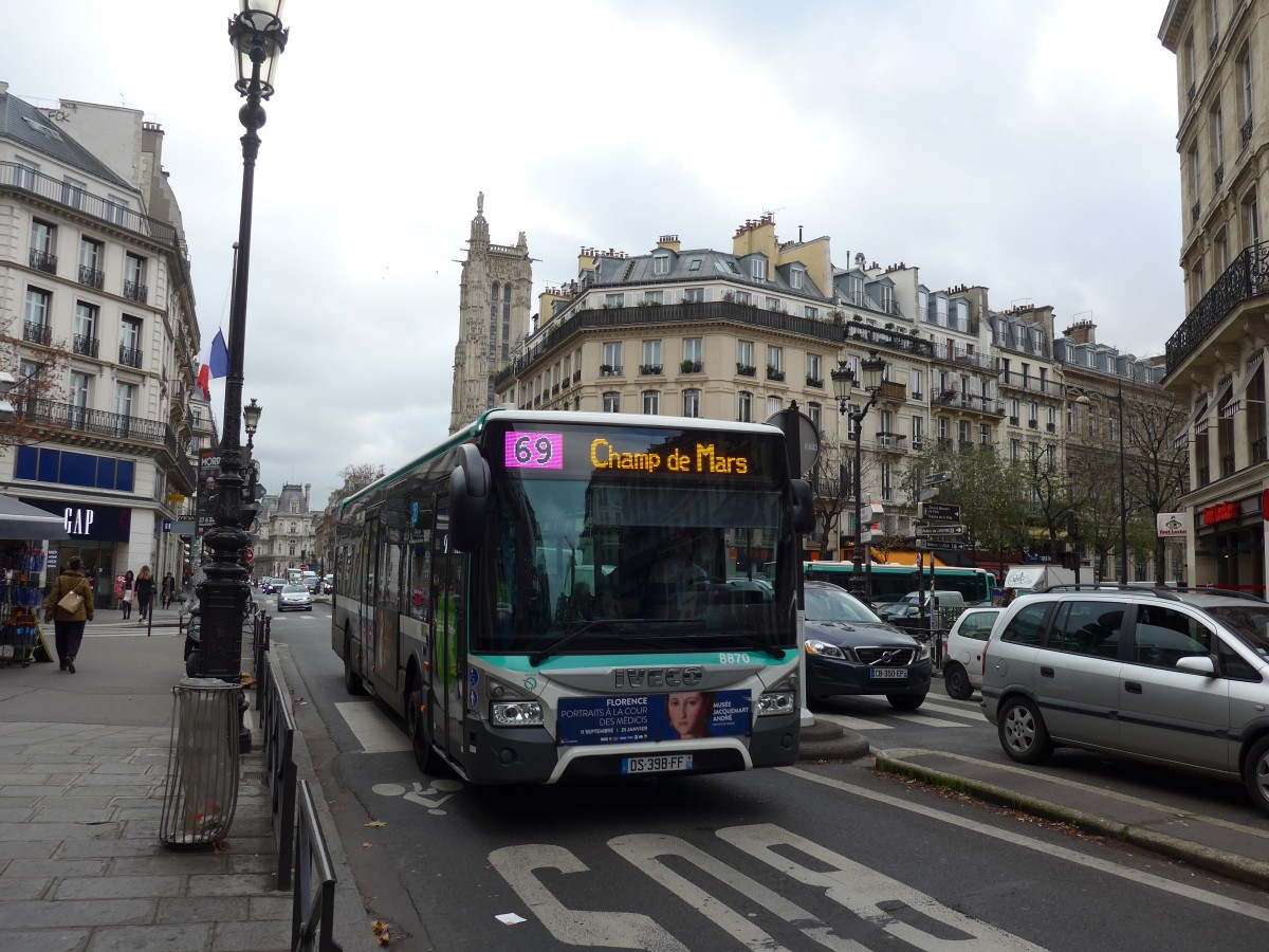 (167'370) - RATP Paris - Nr. 8870/DS 398 FF - Iveco am 18. November 2015 in Paris, Chtelet