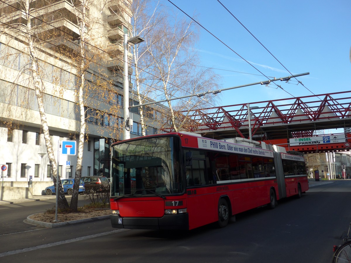 (167'756) - Bernmobil, Bern - Nr. 17 - NAW/Hess Gelenktrolleybus am 13. Dezember 2015 in Bern, Inselspital