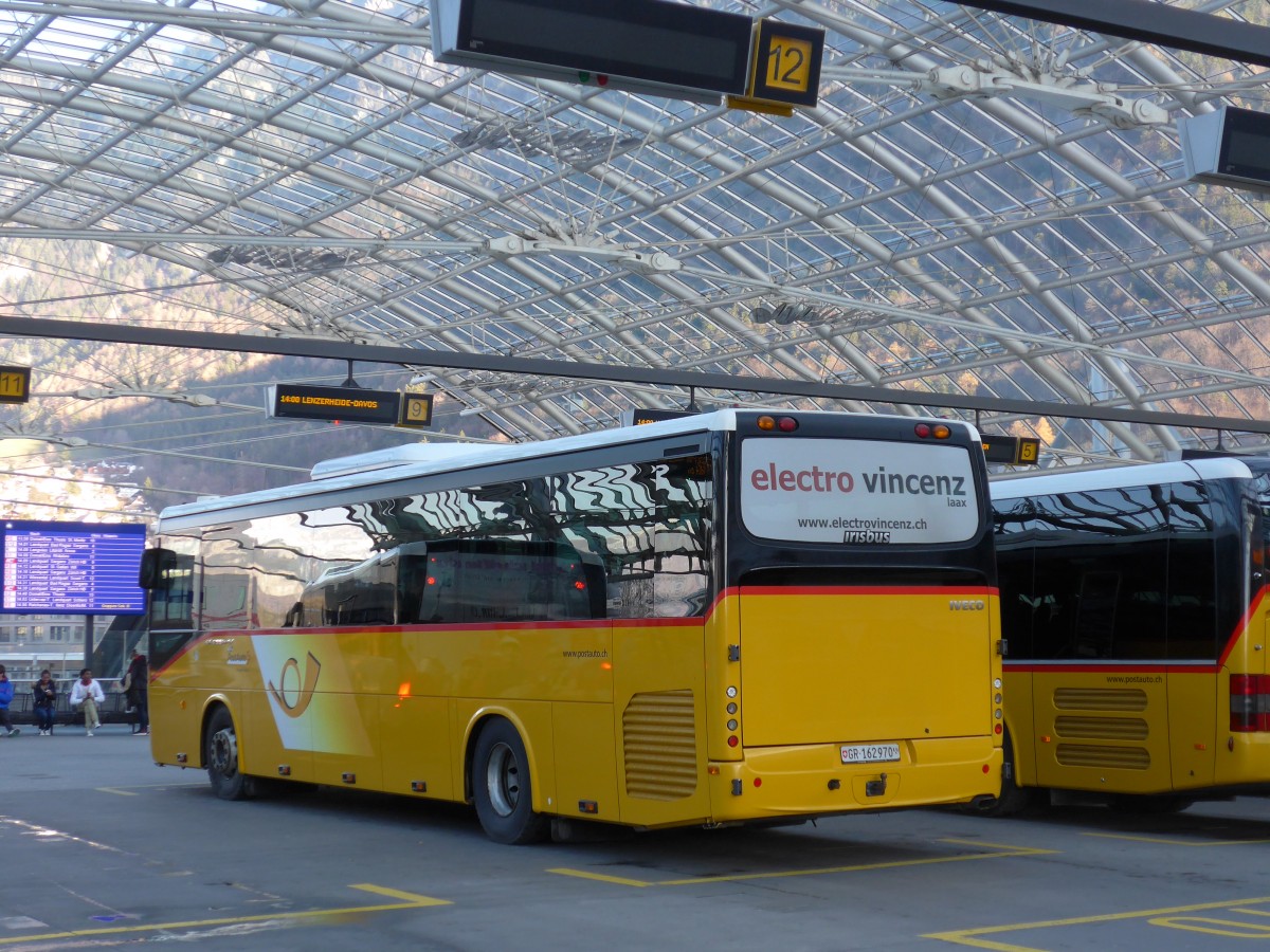 (167'835) - PostAuto Graubnden - GR 162'970 - Irisbus am 19. Dezember 2015 in Chur, Postautostation