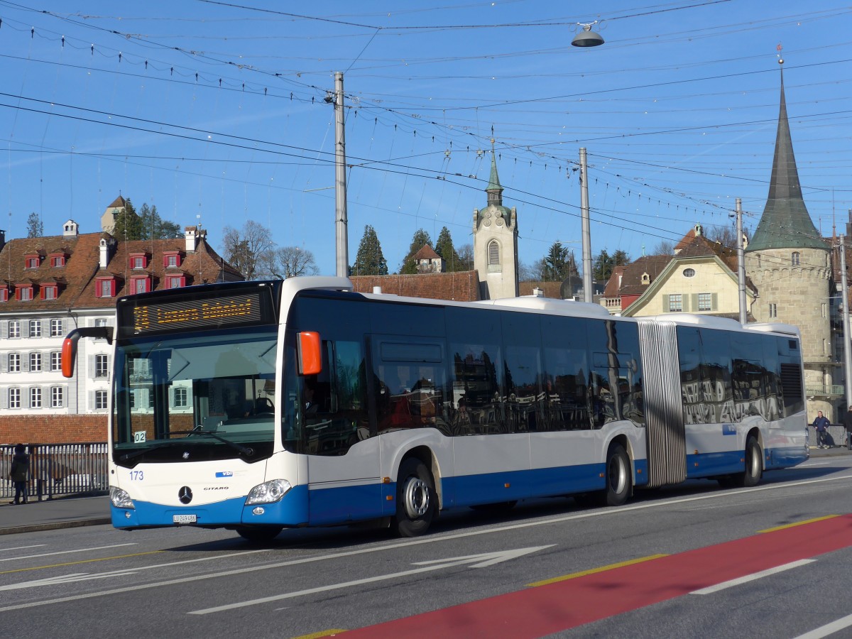 (167'930) - VBL Luzern - Nr. 173/LU 249'486 - Mercedes am 25. Dezember 2015 in Luzern, Bahnhofbrcke
