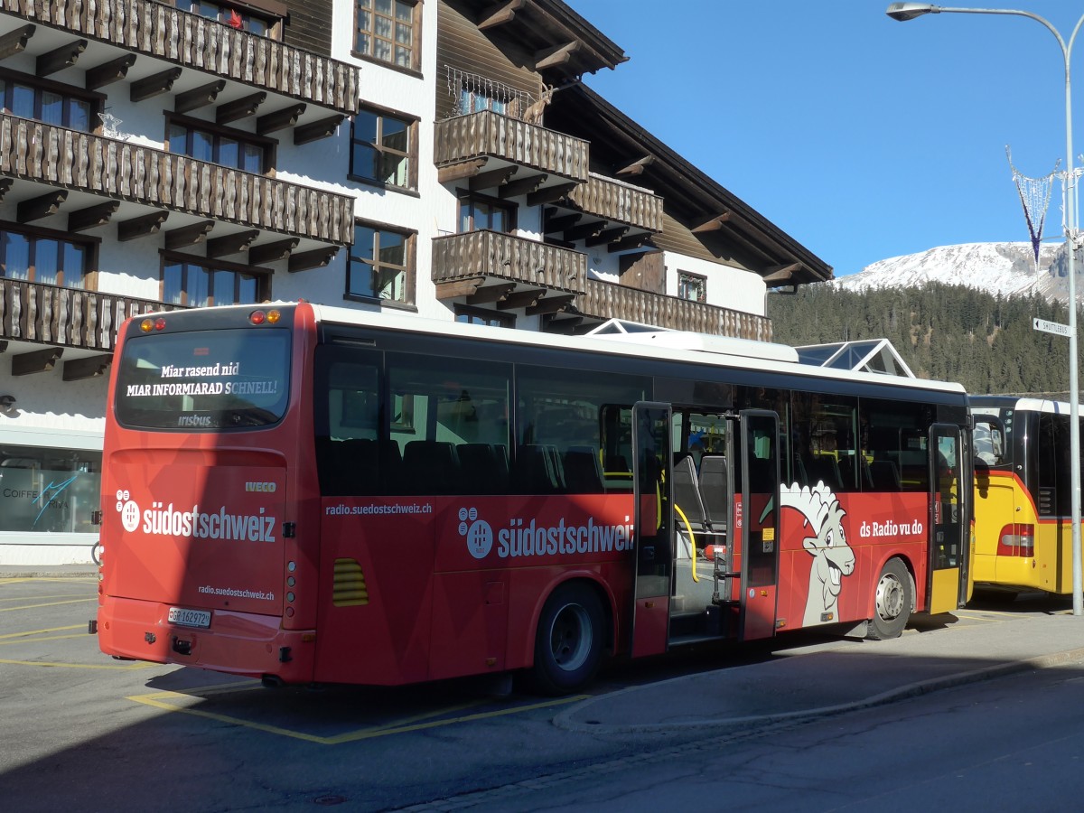 (167'994) - PostAuto Graubnden - GR 162'972 - Irisbus am 26. Dezember 2015 in Laax, Post