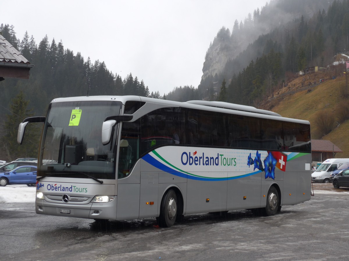 (168'386) - Oberland Tours, Grindelwald - Nr. 42/BE 176'989 - Mercedes am 9. Januar 2016 in Adelboden, Mineralquelle