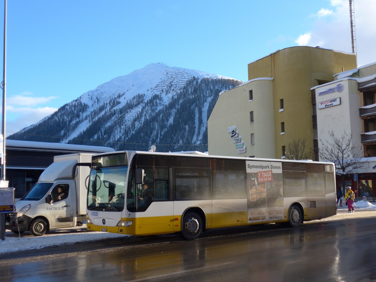 (168'545) - VBD Davos - Nr. 7/GR 25'705 - Mercedes am 23. Januar 2016 beim Bahnhof Davos Dorf