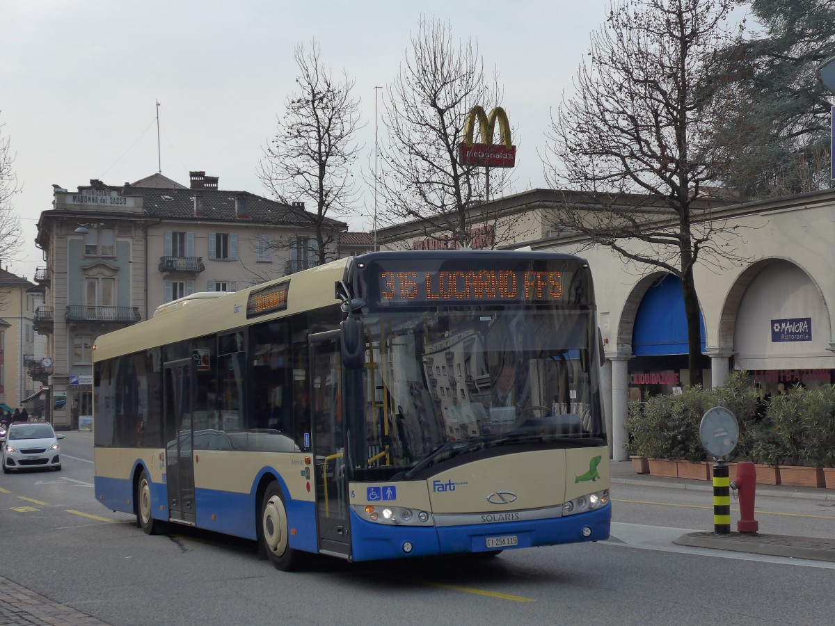 (168'612) - FART Locarno - Nr. 15/TI 256'115 - Solaris am 6. Februar 2016 beim Bahnhof Locarno