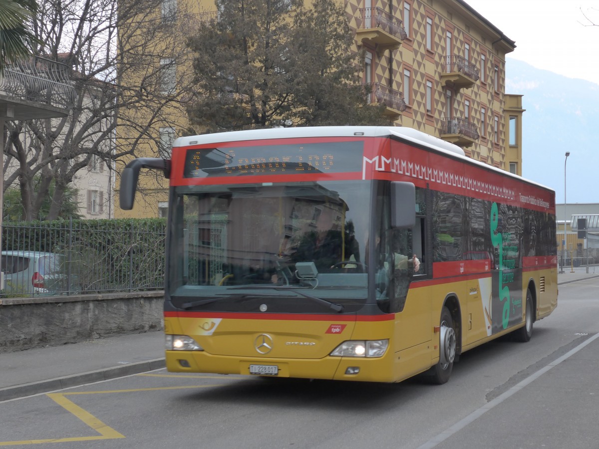 (168'671) - AutoPostale Ticino - TI 228'017 - Mercedes am 6. Februar 2016 im Bellinzona, Fermata provvisoria