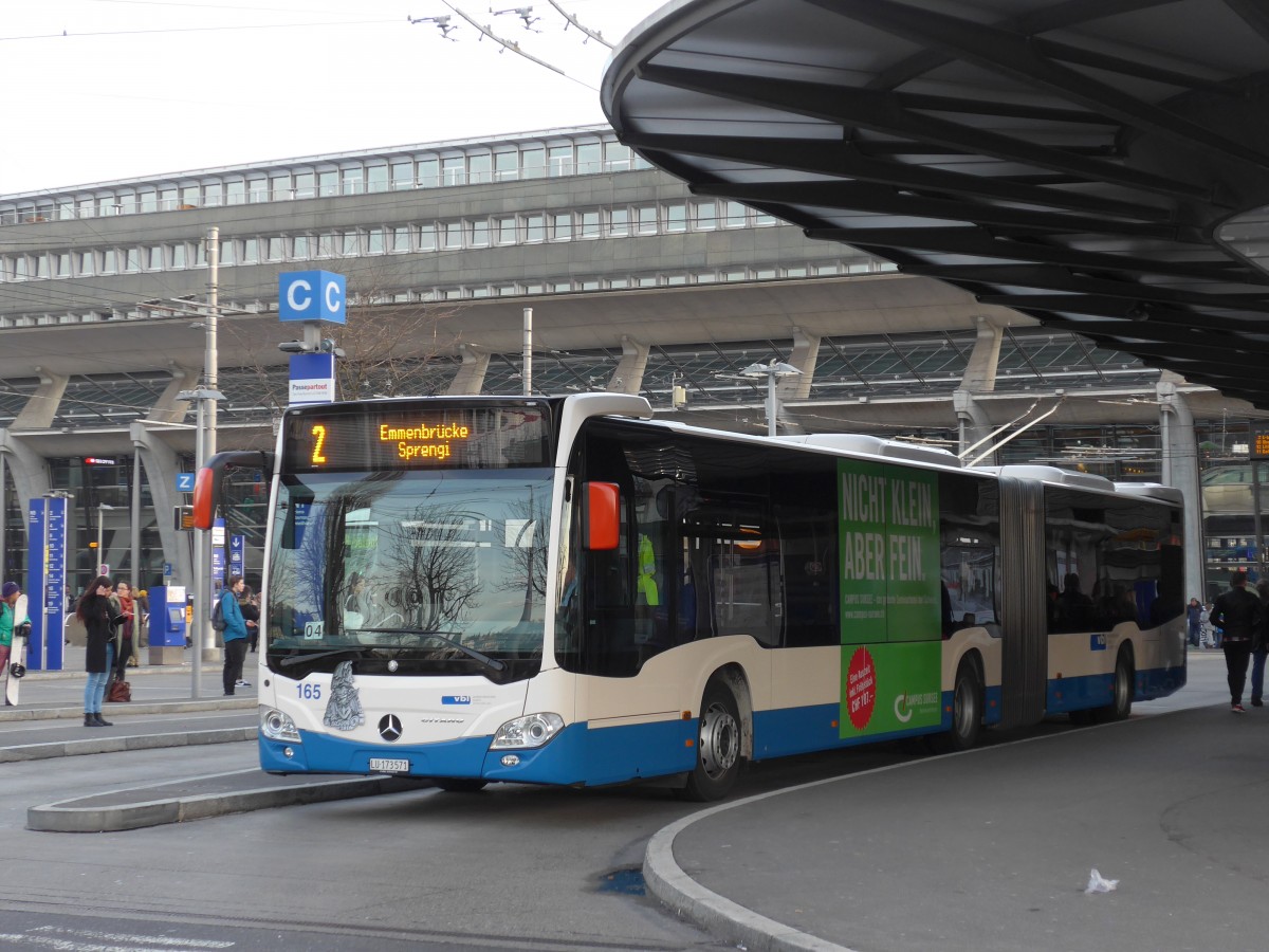 (168'694) - VBL Luzern - Nr. 165/LU 173'571 - Mercedes am 6. Februar 2016 beim Bahnhof Luzern