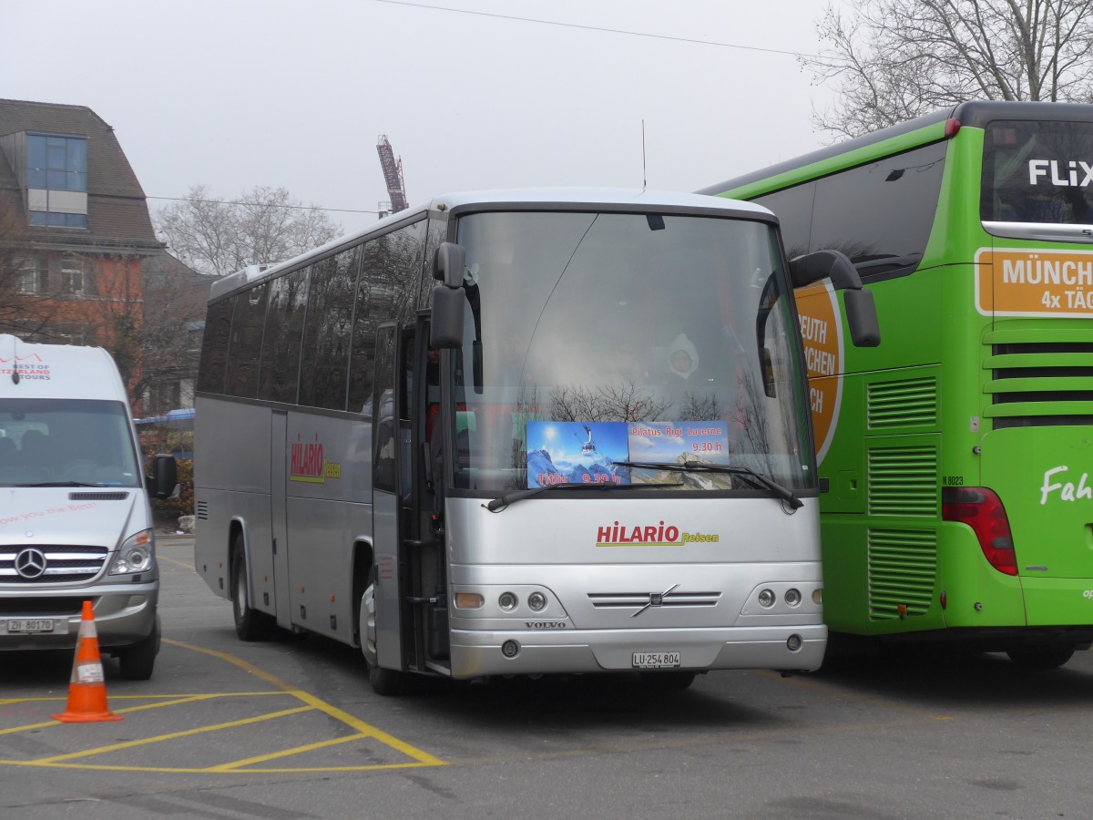(168'942) - Hilrio, Schtz - LU 254'804 - Volvo/Drgmller am 27. Februar 2016 in Zrich, Sihlquai