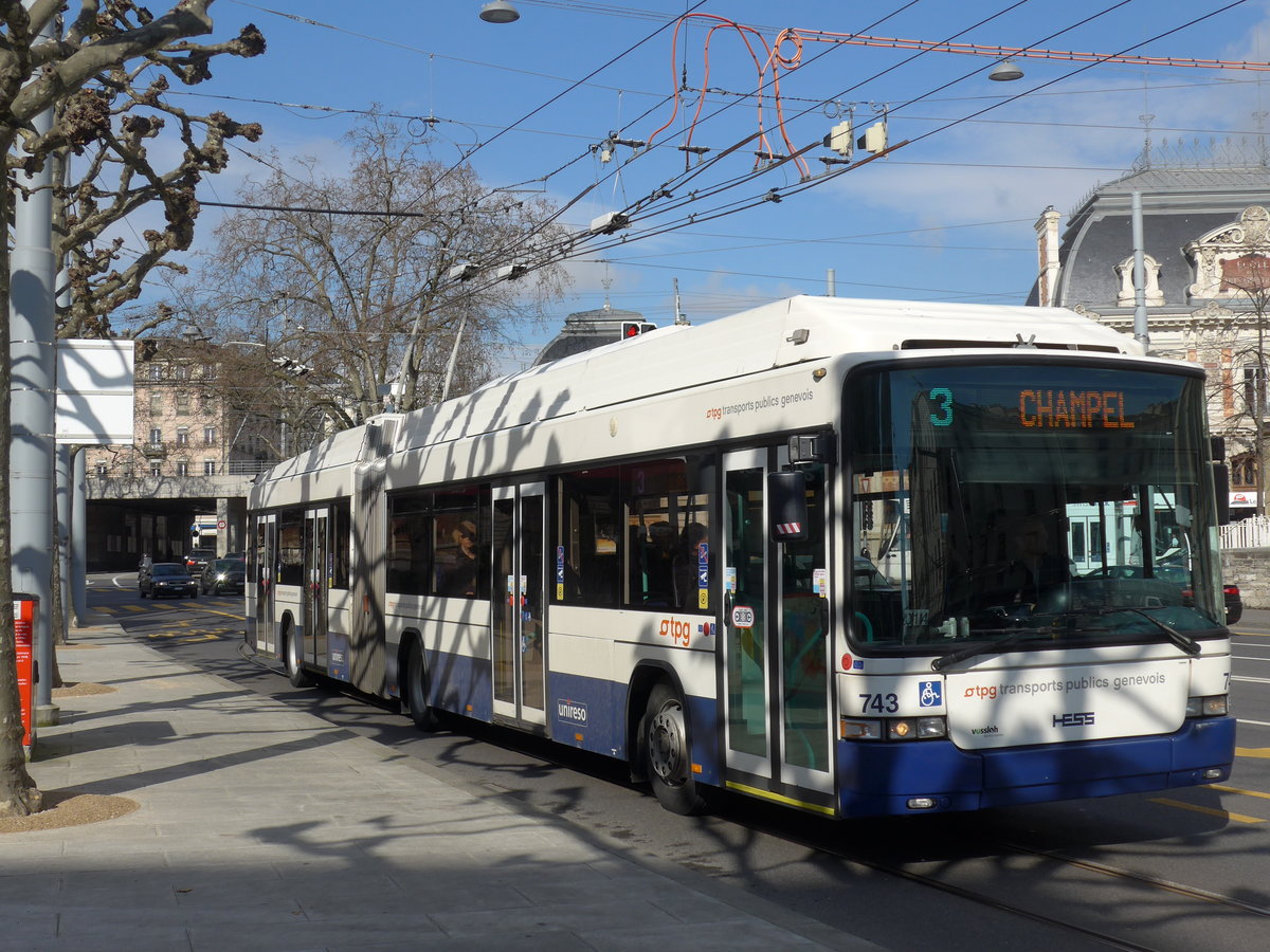 (169'102) - TPG Genve - Nr. 743 - Hess/Hess Gelenktrolleybus am 7. Mrz 2016 in Genve, Place des Vingt-Deux-Cantons