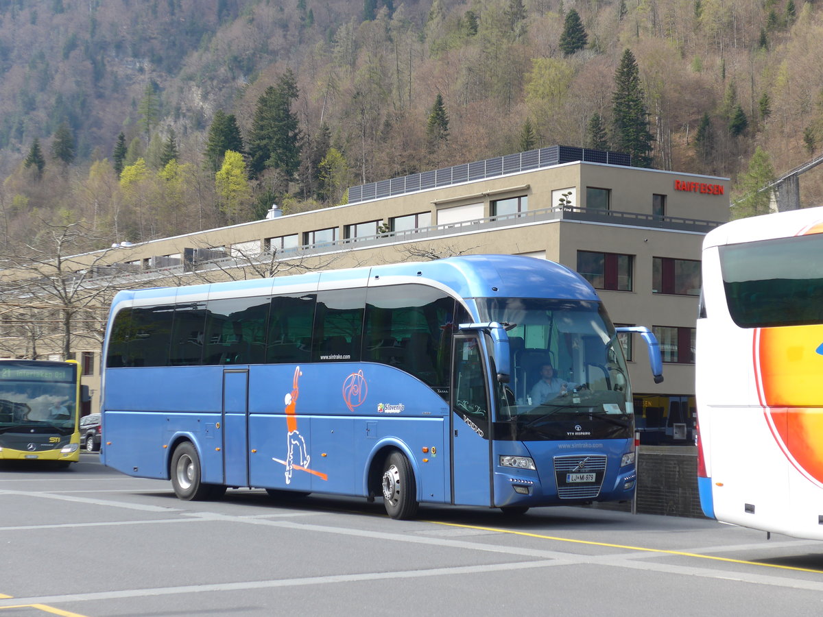 (169'856) - Aus Slowenien: Sintrako, Grosuplje - LJ MI-979 - Volvo/Hispano am 11. April 2016 beim Bahnhof Interlaken Ost