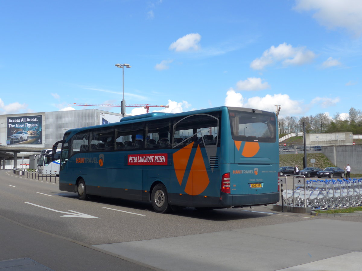 (170'037) - Aus Holland: Langhout, Alphen a.d. Rijn - Nr. 354/BZ-RJ-19 - Mercedes am 14. April 2016 in Zrich, Flughafen