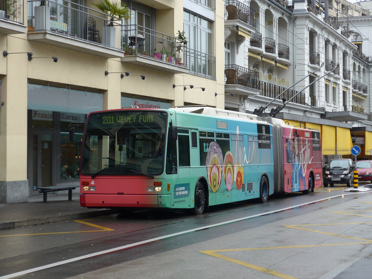 (170'169) - VMCV Clarens - Nr. 4 - Van Hool Gelenktrolleybus am 18. April 2016 in Montreux, Escaliers de la Gare