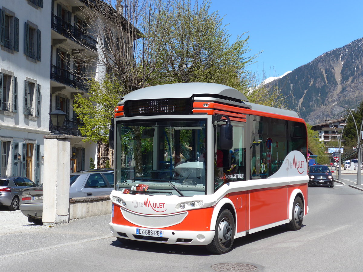 (170'370) - Chamonix Bus, Chamonix - DZ 683 PG - Bollor am 5. Mai 2016 beim Bahnhof Chamonix