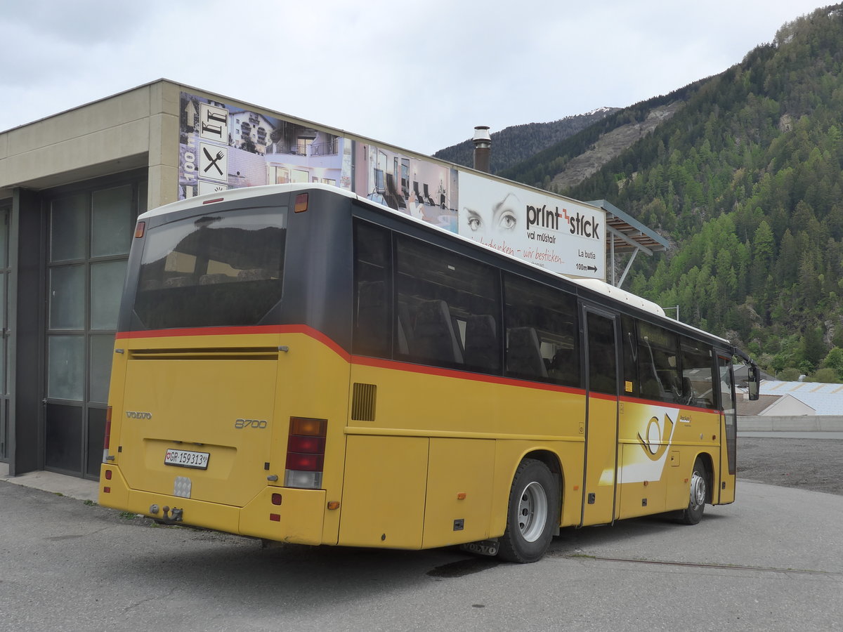 (170'907) - Bus Val Mstair, L - Nr. 17/GR 159'313 - Volvo (ex Fontana, Ilanz Nr. 17; ex Fontana, Ilanz Nr. 12) am 16. Mai 2016 in Mstair, Garage Oswald