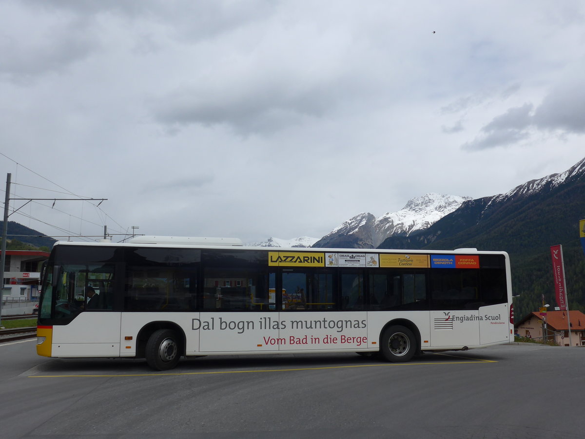 (170'930) - PostAuto Graubnden - GR 165'111 - Mercedes am 16. Mai 2016 beim Bahnhof Scuol-Tarasp