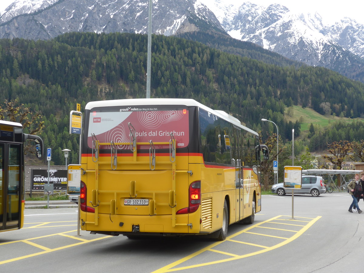 (170'937) - PostAuto Graubnden - GR 102'310 - Setra am 16. Mai 2016 beim Bahnhof Scuol-Tarasp
